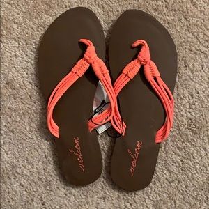 Volcom NWT flip flops